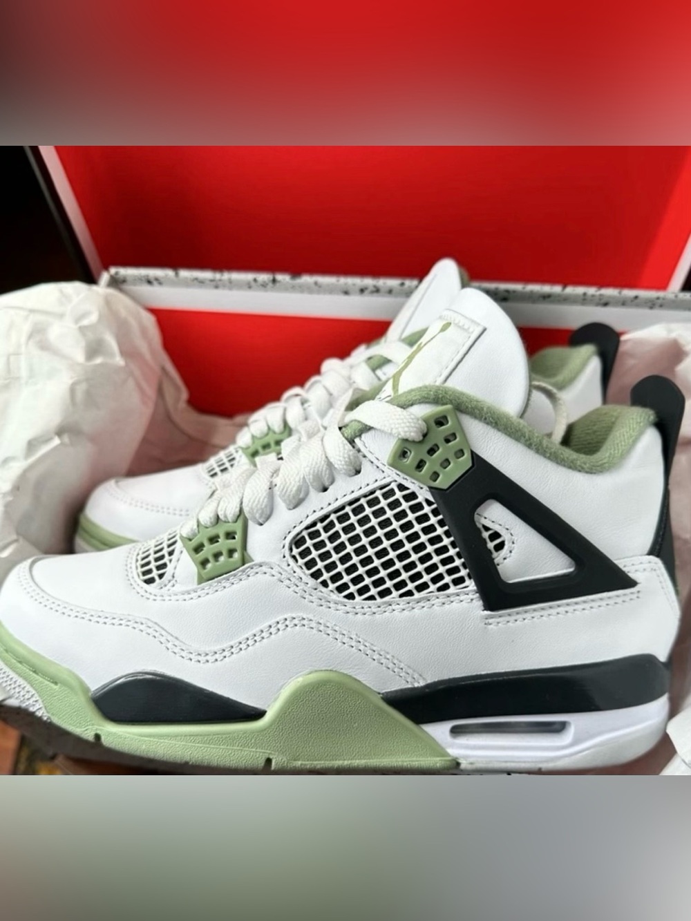 Jordan Air Jordan 4 Retro Seafoam White/Oil Green/Dark Ash Women’s Size 6.5